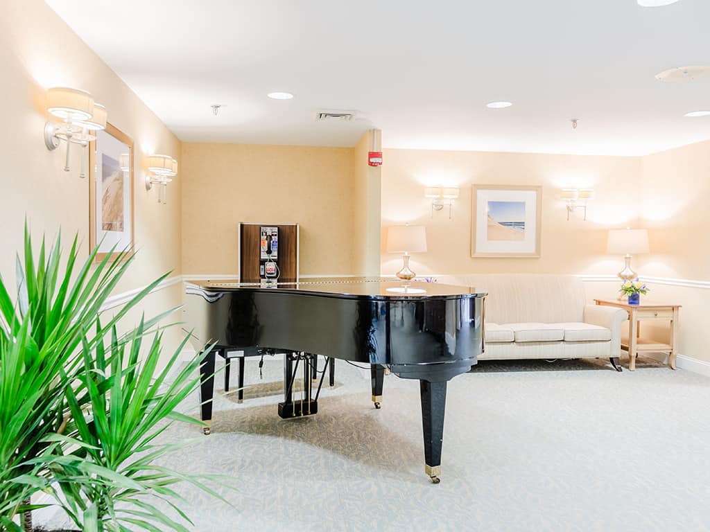 CareOne at Essex Park-Interior, sitting area